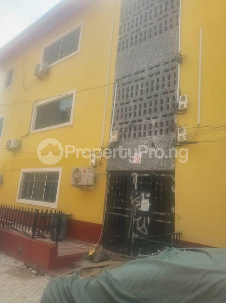 3 bedroom Flat / Apartment for sale Lsdpc Estate Iponri Surulere Lagos