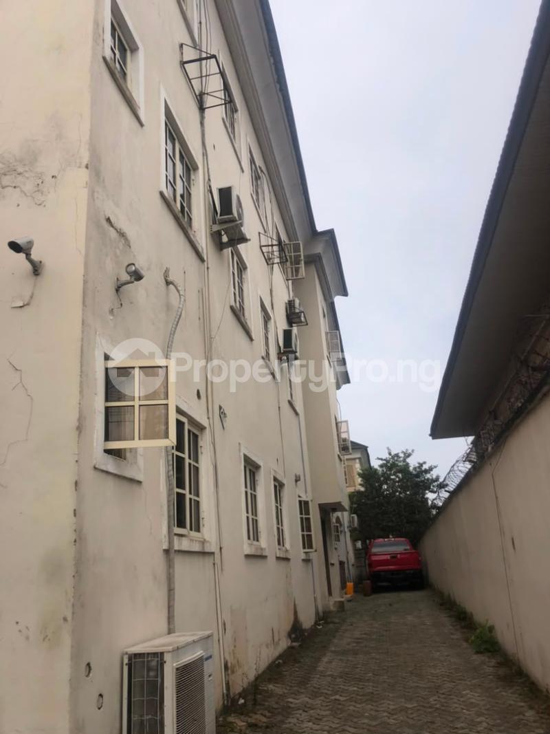 3 bedroom Flat / Apartment for rent Osapa london Lekki Lagos