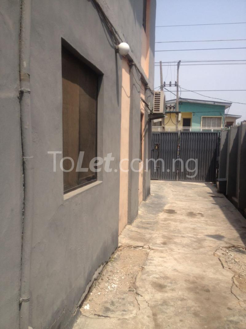 3 bedroom Flat / Apartment for rent Off Olufemi Street Ogunlana Surulere Lagos