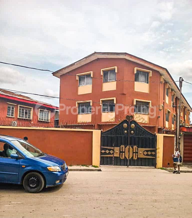 3 bedroom Flat / Apartment for rent 2, Akobi Crescent Surulere Lagos