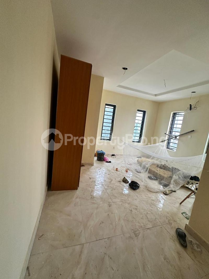 3 bedroom Flat / Apartment for sale Yabatech Gra Yaba Lagos
