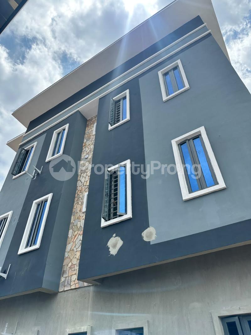 3 bedroom Flat / Apartment for sale Off Cmd Road Magodo Kosofe/Ikosi Lagos