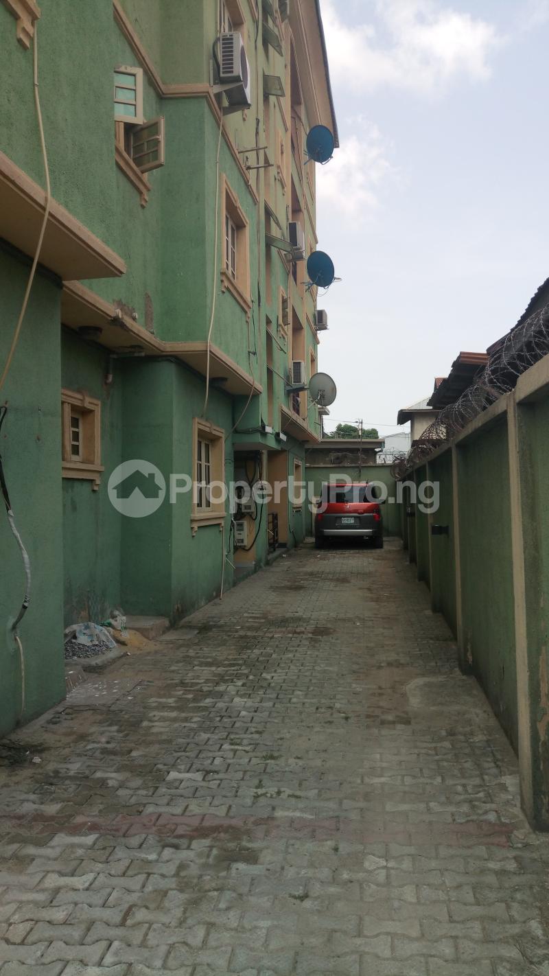 3 bedroom Flat / Apartment for rent By Borno Way, Off Hughes Avenue. Alagomeji Yaba Lagos
