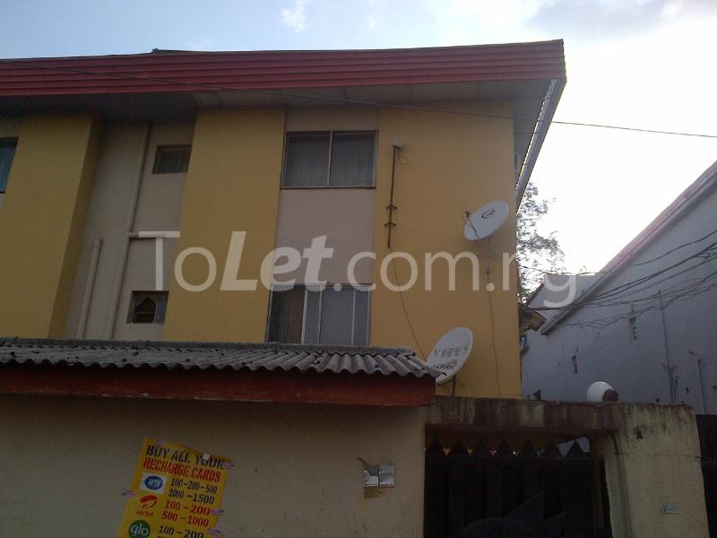 3 bedroom Flat / Apartment for rent Along Kafy Street Alausa Ikeja Lagos
