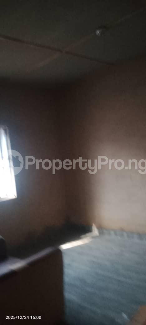 3 bedroom Flat / Apartment for rent Dalute Area Akala Express Ibadan Oyo