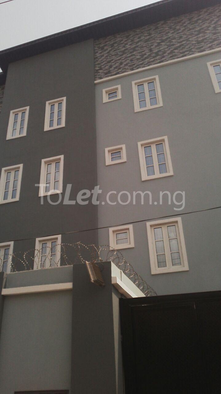 3 bedroom Flat / Apartment for rent Onike Roundabout Onike Yaba Lagos