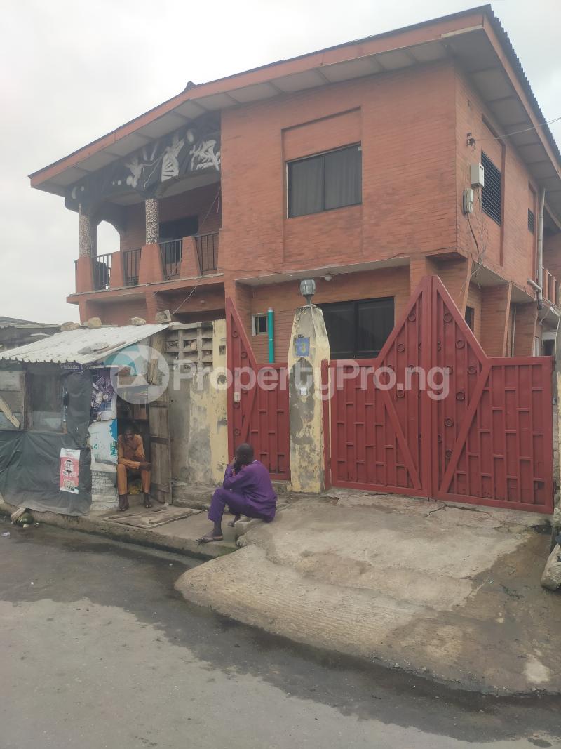 3 bedroom Flat / Apartment for rent Oworo Oworonshoki Gbagada Lagos
