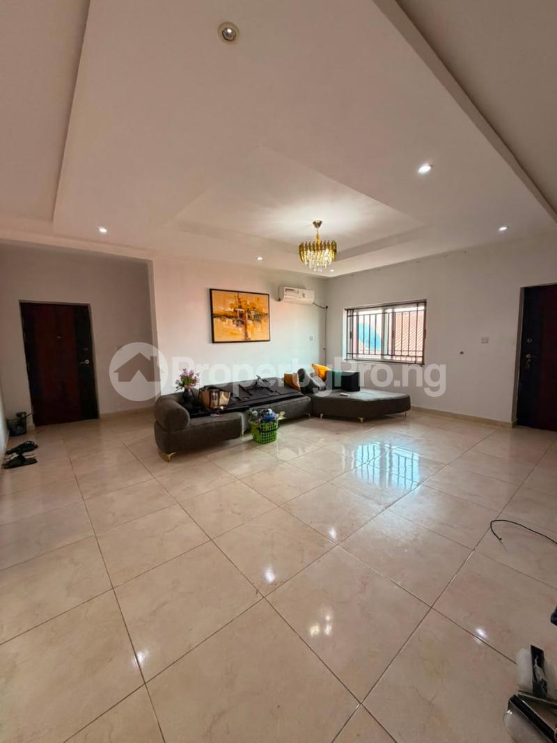 3 bedroom Flat / Apartment for rent Ologolo Lekki Lagos