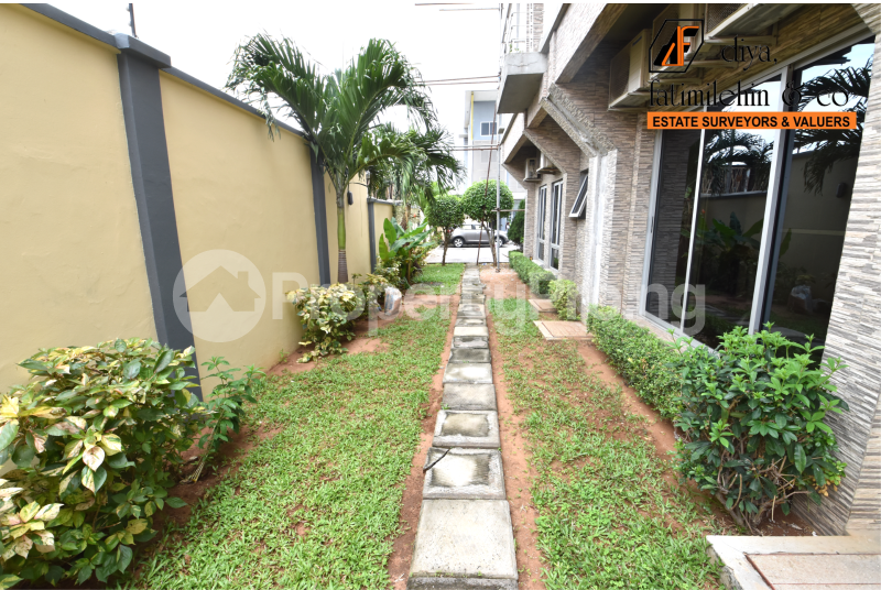 3 bedroom Flat / Apartment for rent Regina Court Lekki Phase 1 Lekki Lagos