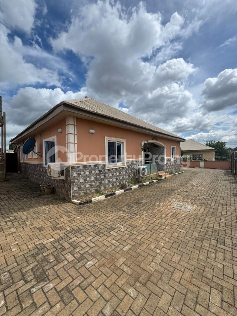 3 bedroom House for sale An Estate With Tarred Access Road Along Von Road Lugbe Abuja