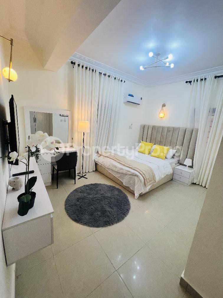 3 bedroom House for sale Off 2nd Road Ikoyi Lagos