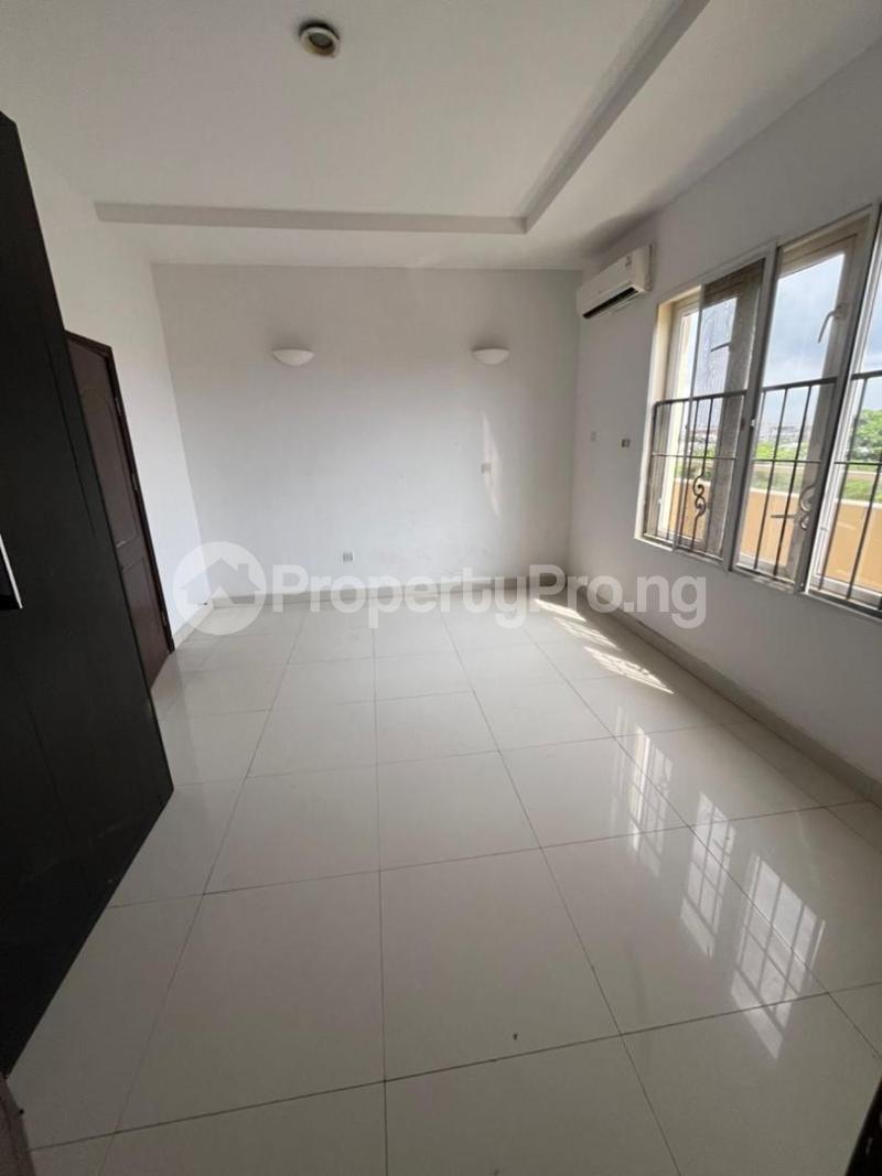 3 bedroom Flat / Apartment for rent Lekki Lagos