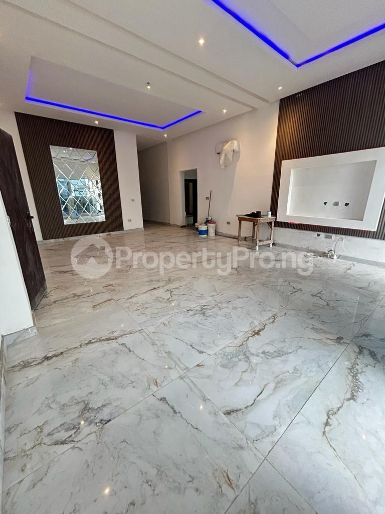 3 bedroom Flat / Apartment for rent  ONIRU Victoria Island Lagos