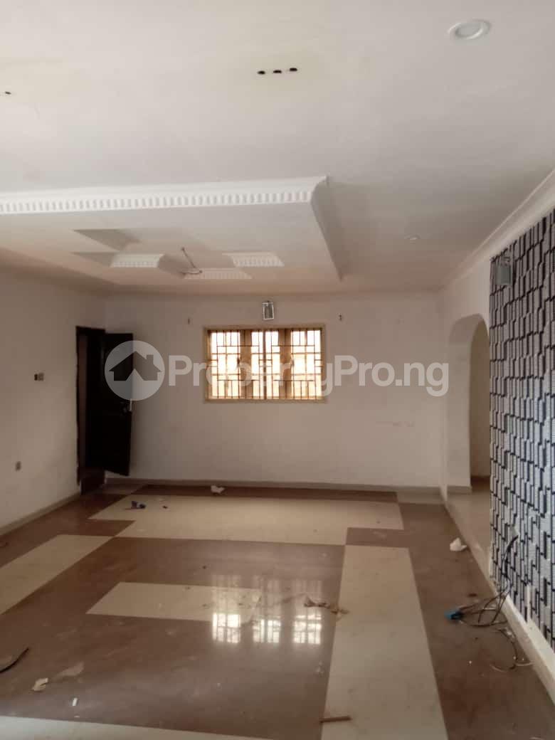 3 bedroom Flat / Apartment for rent Kasumu Zone D Akala Express Ibadan Oyo