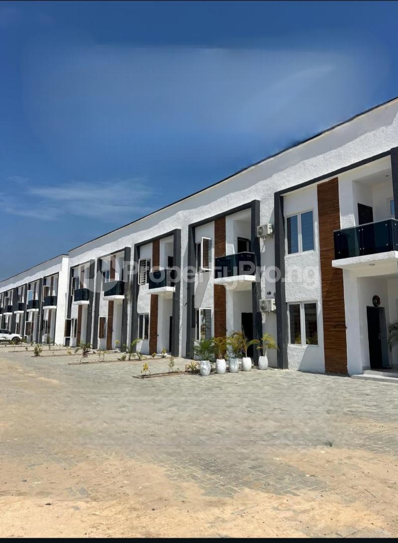 3 bedroom House for sale Along Lekki Expressway Lekki Lagos