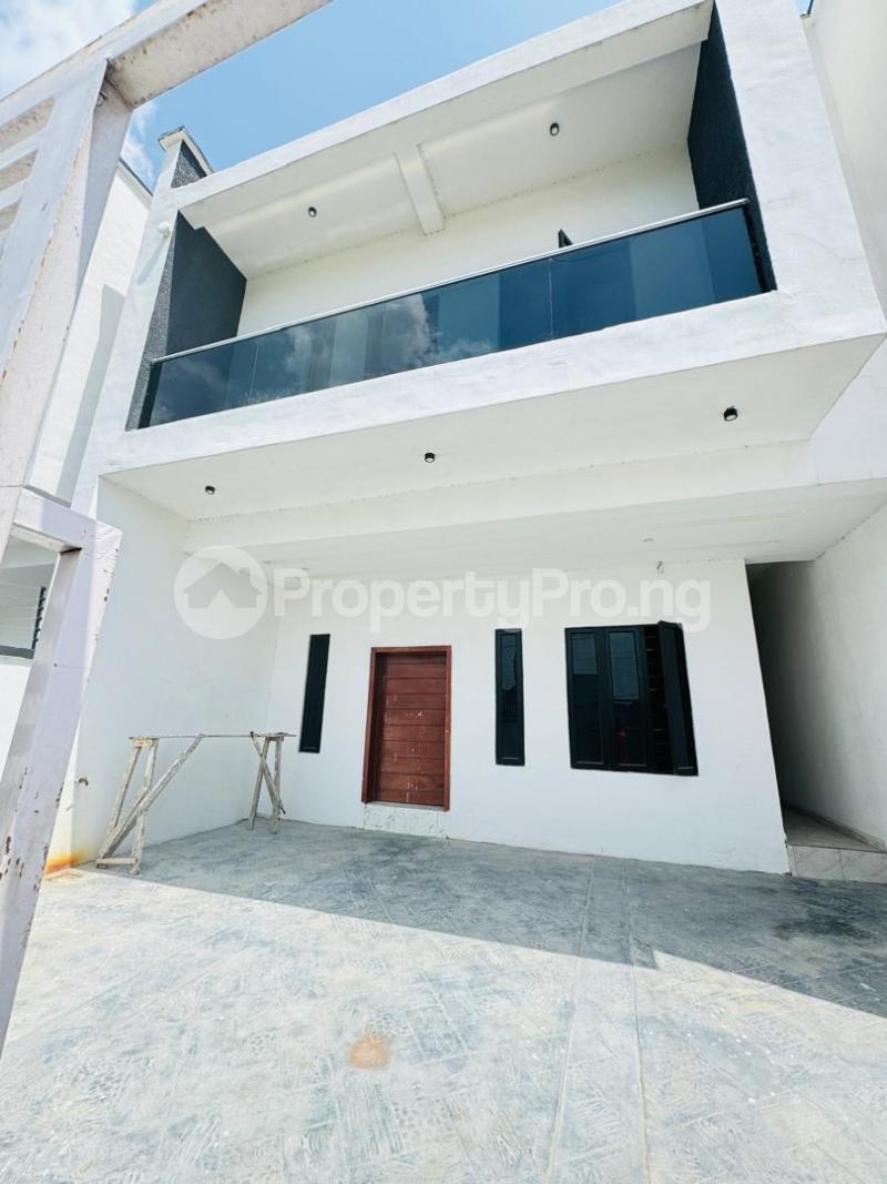 3 bedroom House for rent Metro Estate General Paint Adesanya Abraham adesanya estate Ajah Lagos