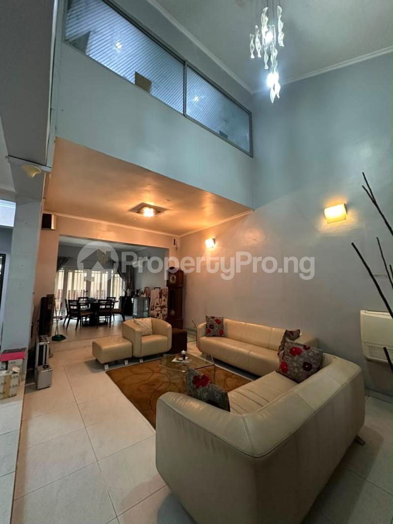 3 bedroom House for rent ONIRU Victoria Island Lagos
