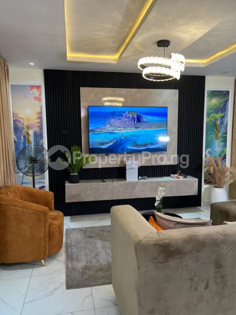 3 bedroom Flat / Apartment for shortlet Surulere Lagos