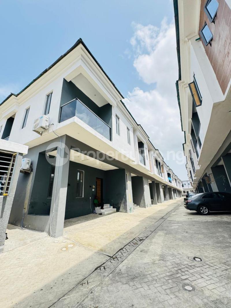 3 bedroom House for sale Harris Drive, Lekki Lagos