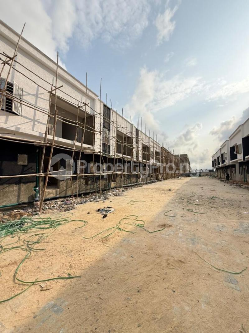 3 bedroom House for sale Opposite Charterhouse British School,abraham Adesanya Ogombo Ajah Lagos