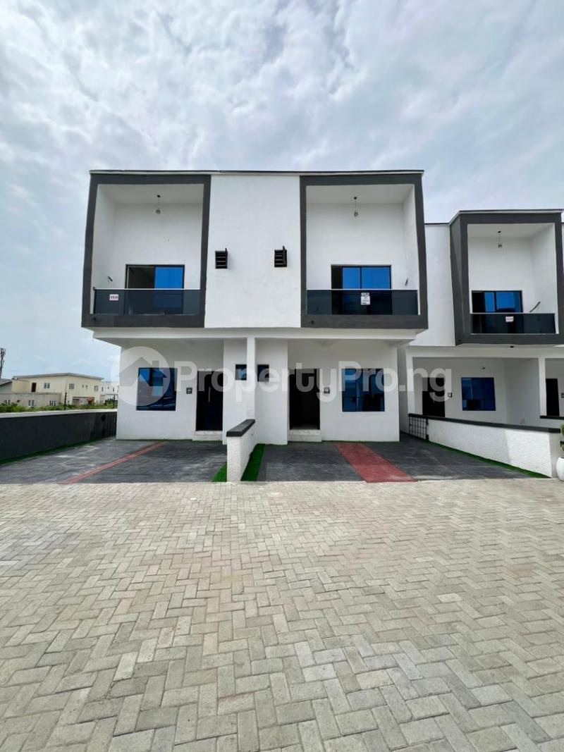 3 bedroom House for sale Abraham Adesanya, Along Lekki Expressway Lekki Lagos