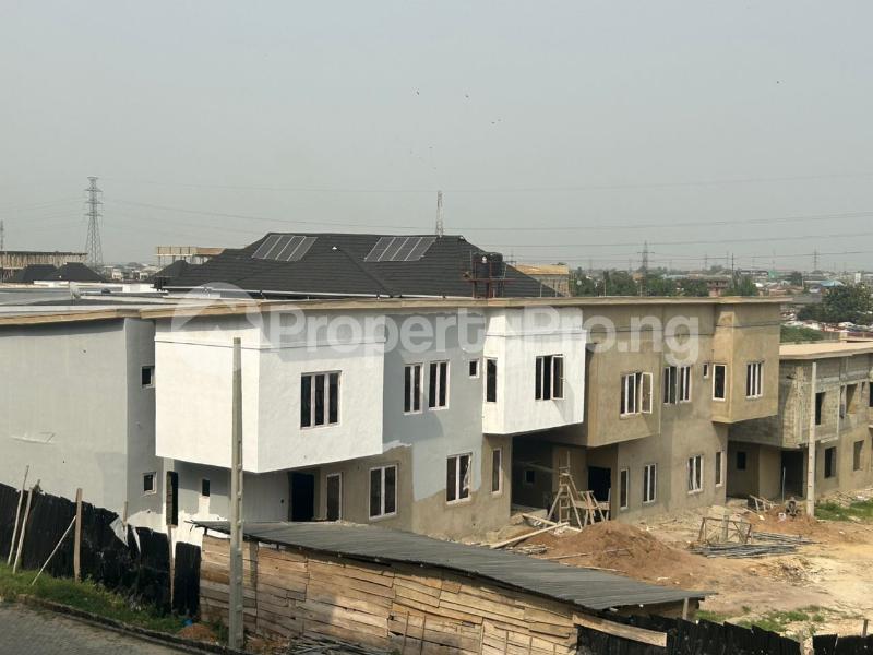 3 bedroom House for sale Estate, Off Davies Street Kosofe/Ikosi Lagos