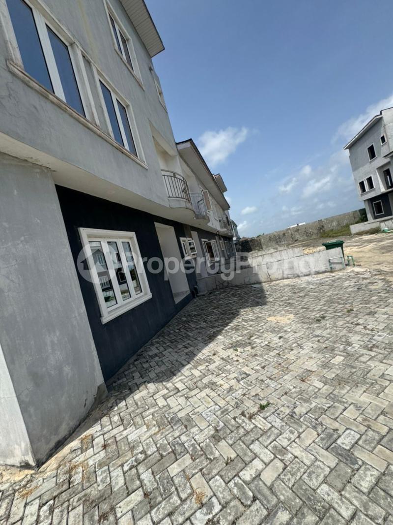 3 bedroom House for sale Oribanwa Phase 2 Wealthland Green Awoyaya Ajah Lagos