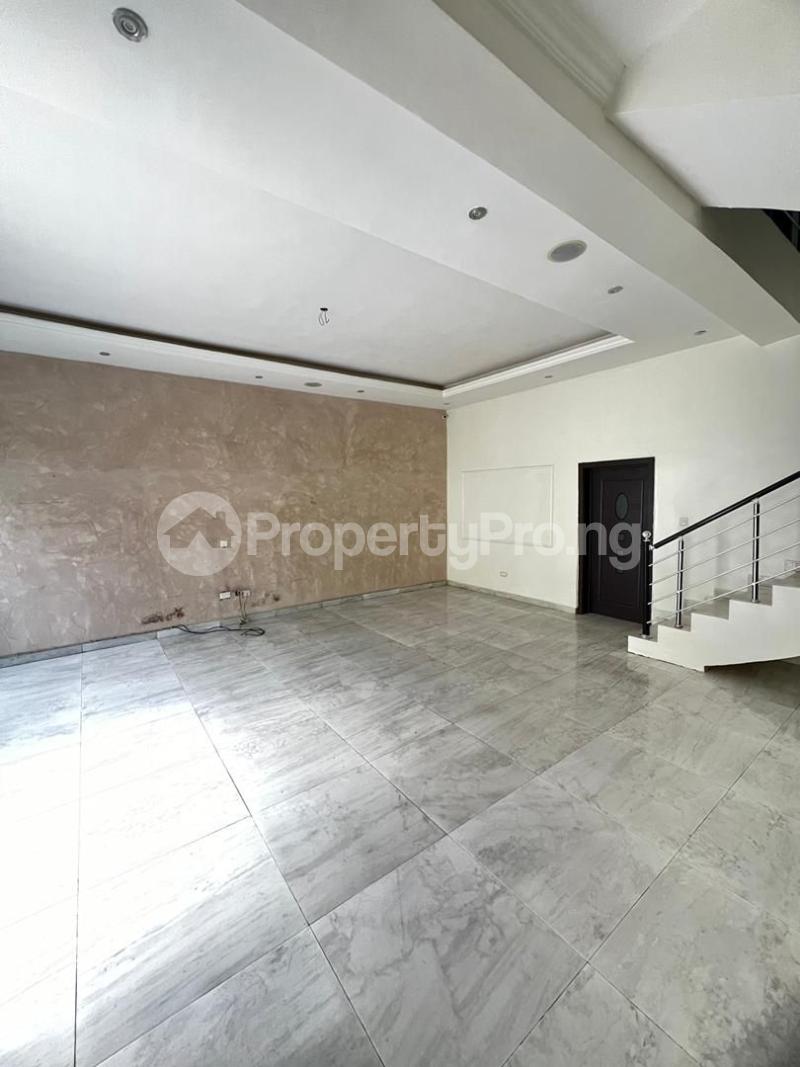 4 bedroom House for sale Off Rasaq Eletu Way Osapa london Lekki Lagos