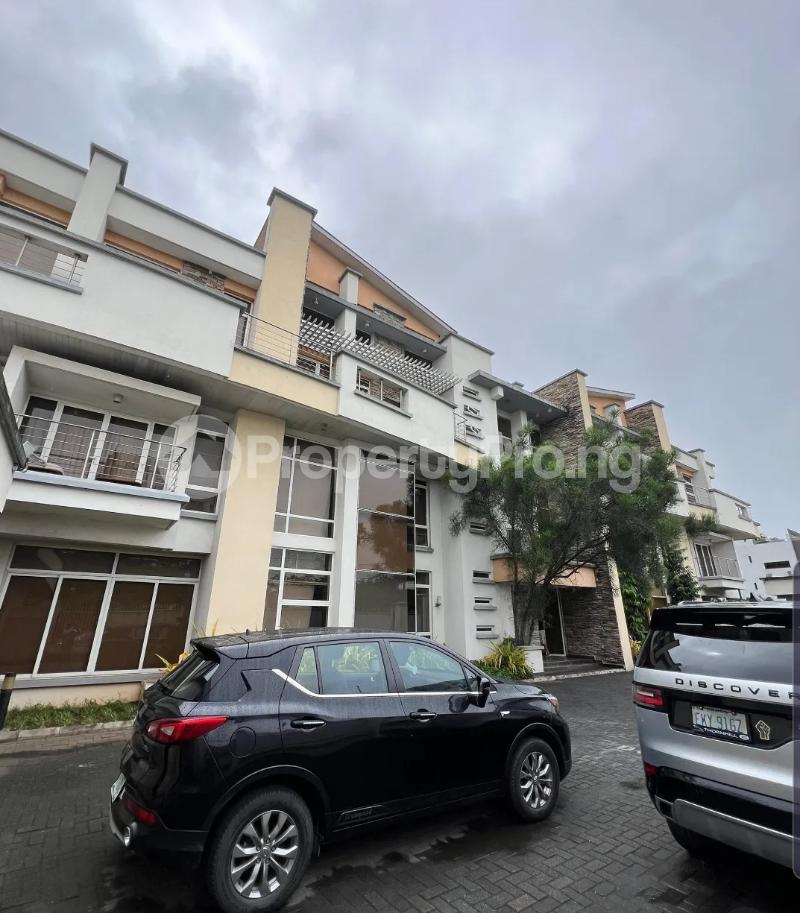 3 bedroom House for sale Off Banana Banana Island Ikoyi Lagos