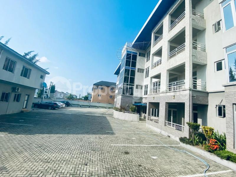 3 bedroom Flat / Apartment for rent Lekki Phase 1 Right Side Lagos. Lekki Phase 1 Lekki Lagos