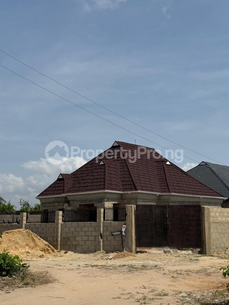 3 bedroom House for sale Igbogbo Ikorodu Lagos