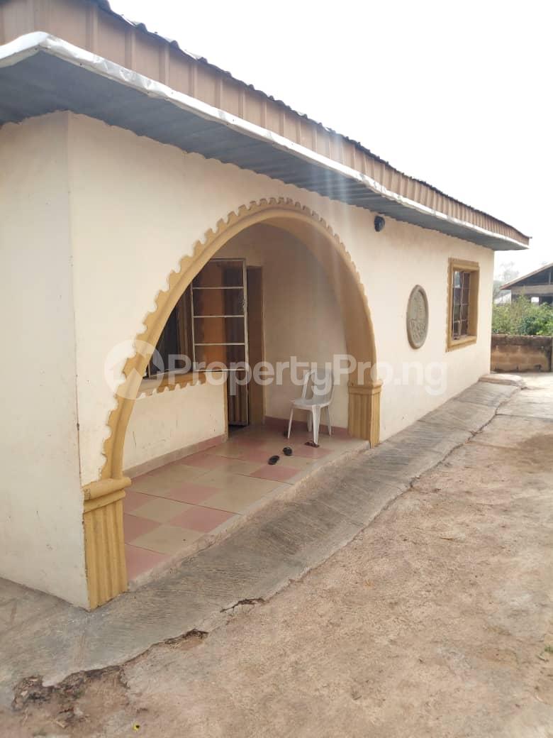 3 bedroom Flat / Apartment for sale Iyana Ajia, Egbeda Area, New Ife Road Ibadan Oyo