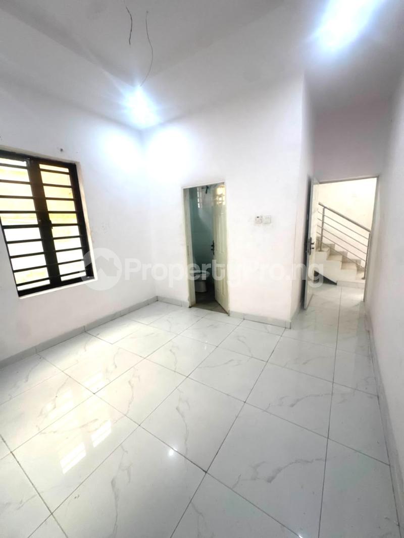 3 bedroom House for rent Abraham Adesanya Estate. Abraham adesanya estate Ajah Lagos