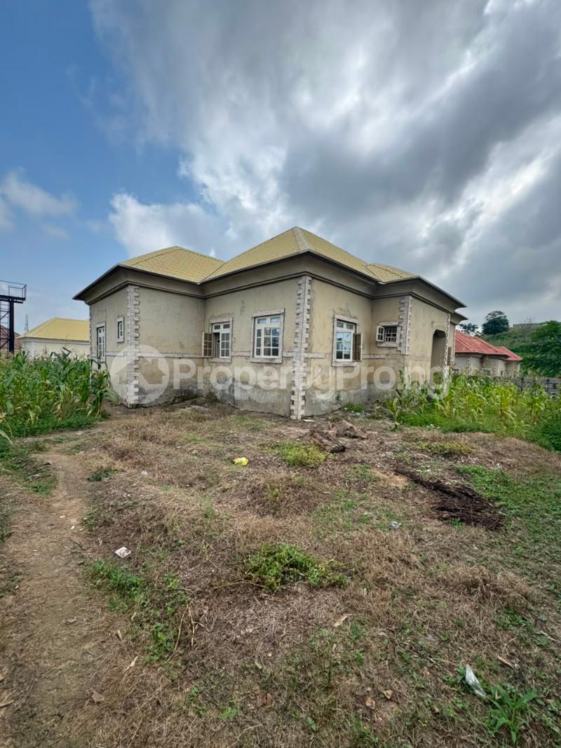 3 bedroom House for sale Von Road Airport Road Lugbe Abuja