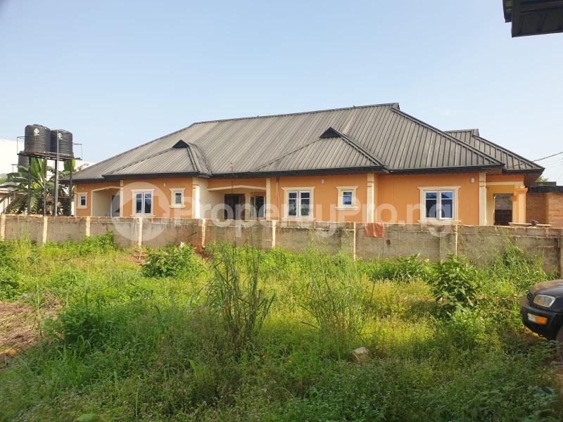 House for sale Evbuomoma Community, Market Road Off Sapele Road Bye Pass.landmark : Evbuomoma Market, Uwo Junction. Just 200ft From Express Tarred Road Oredo Edo