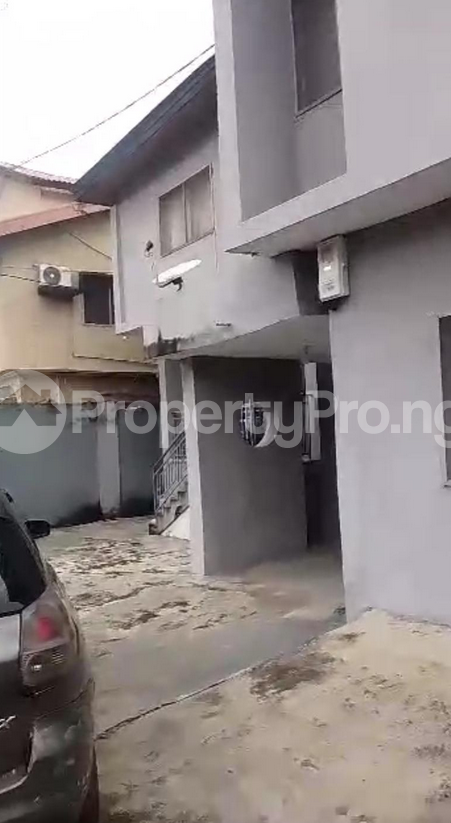 4 bedroom House for sale Adisa Bashua Adelabu Surulere Lagos
