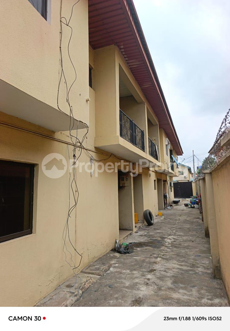 House for sale Ayodele Fanoiki Avenue, Omole phase 1 Ojodu Lagos
