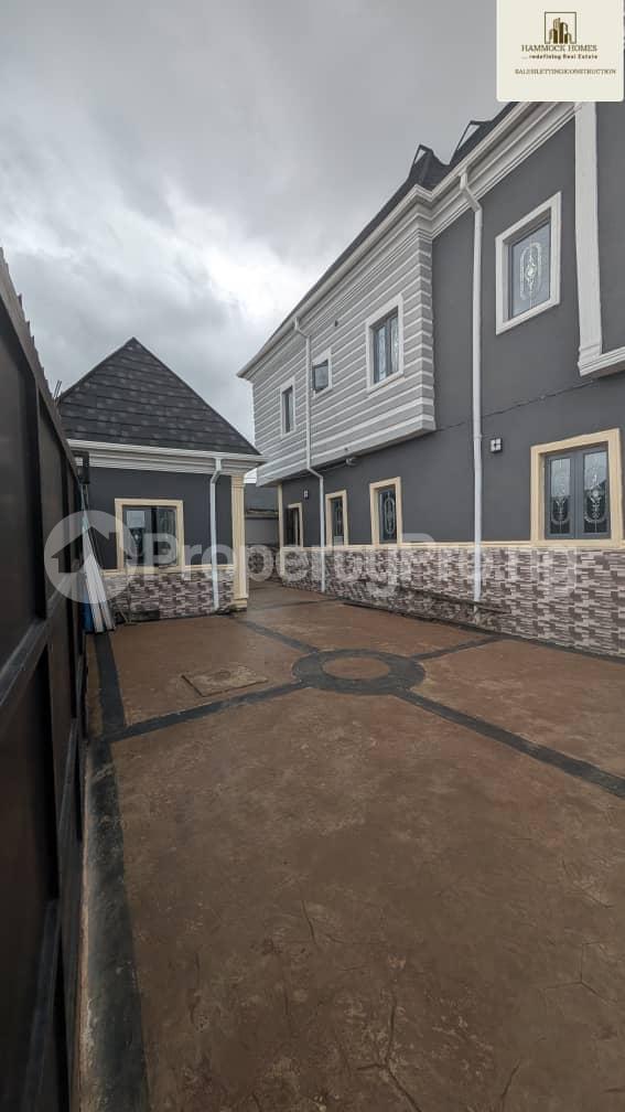 9 bedroom House for sale Peace Estate, Ajia, New Ife Road, Iwo Rd Ibadan Oyo