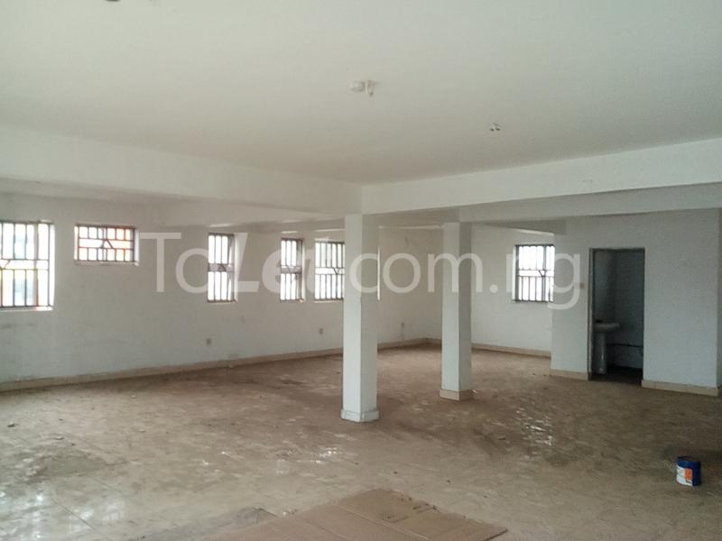 Commercial Property for rent 7,lateef Jakande Rd, Opp Zenith Bank, 1st Gate Bus Stop, Agindingbi, Ikeja. Agidingbi Ikeja Lagos