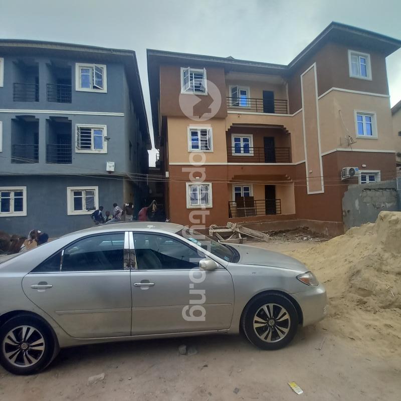 1 bedroom Flat / Apartment for rent Close To Fola Agoro Shomolu Shomolu Lagos