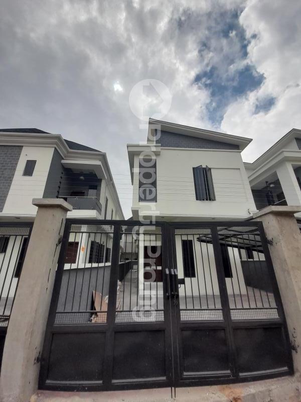 4 bedroom House for sale Orchid Road Lekki Lagos