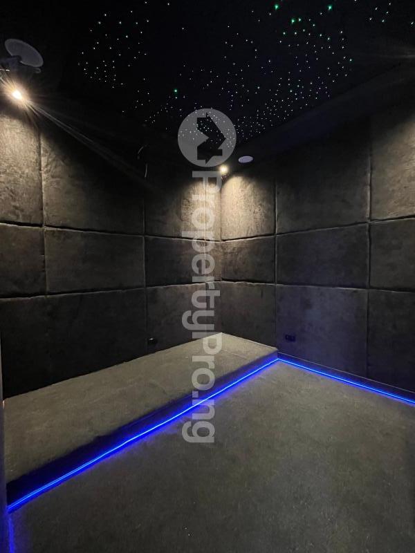 5 bedroom House for sale Lekki Lagos