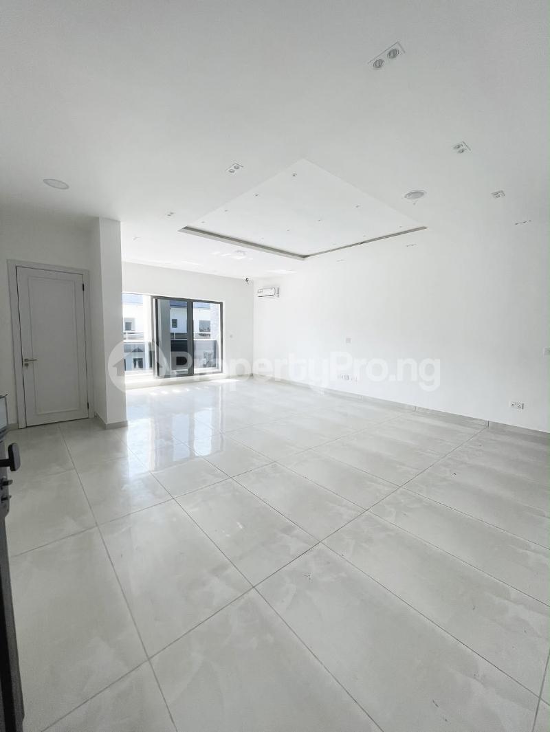 3 bedroom Flat / Apartment for rent ONIRU Victoria Island Lagos
