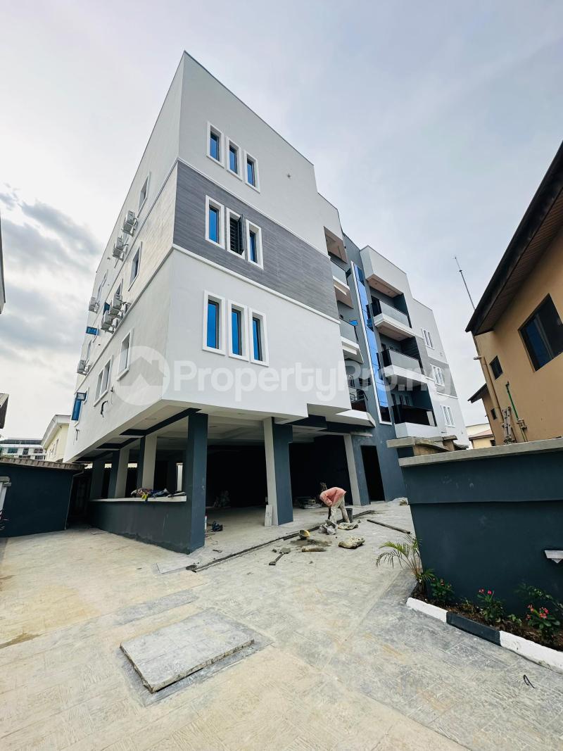 3 bedroom Flat / Apartment for sale Shonibare Estate Maryland Lagos