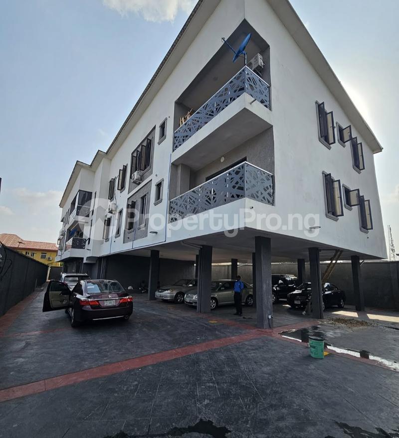 3 bedroom Flat / Apartment for sale (behind Maryland Mall) Maryland Lagos