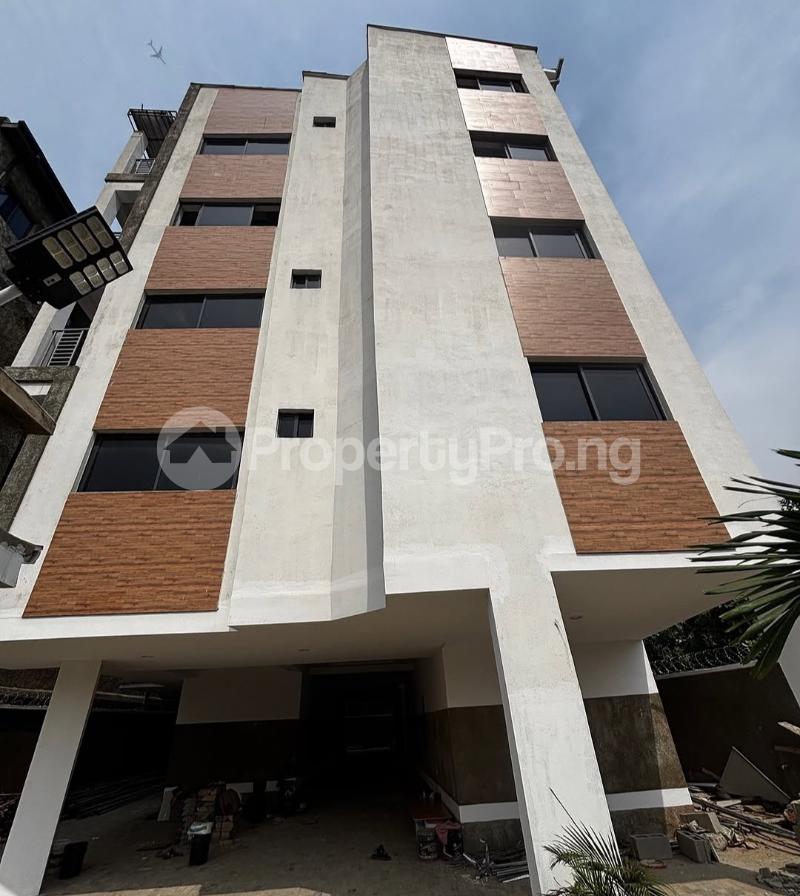 3 bedroom Flat / Apartment for sale Yaba Lagos