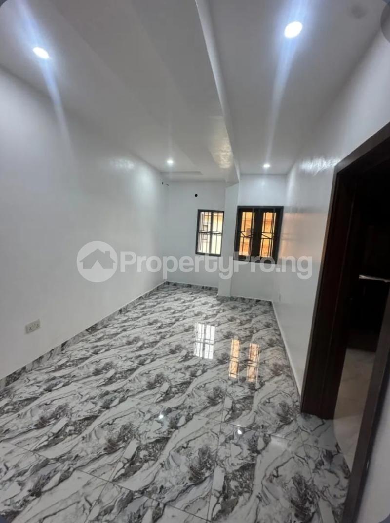 3 bedroom House for rent Admiralty Road Lekki Lagos