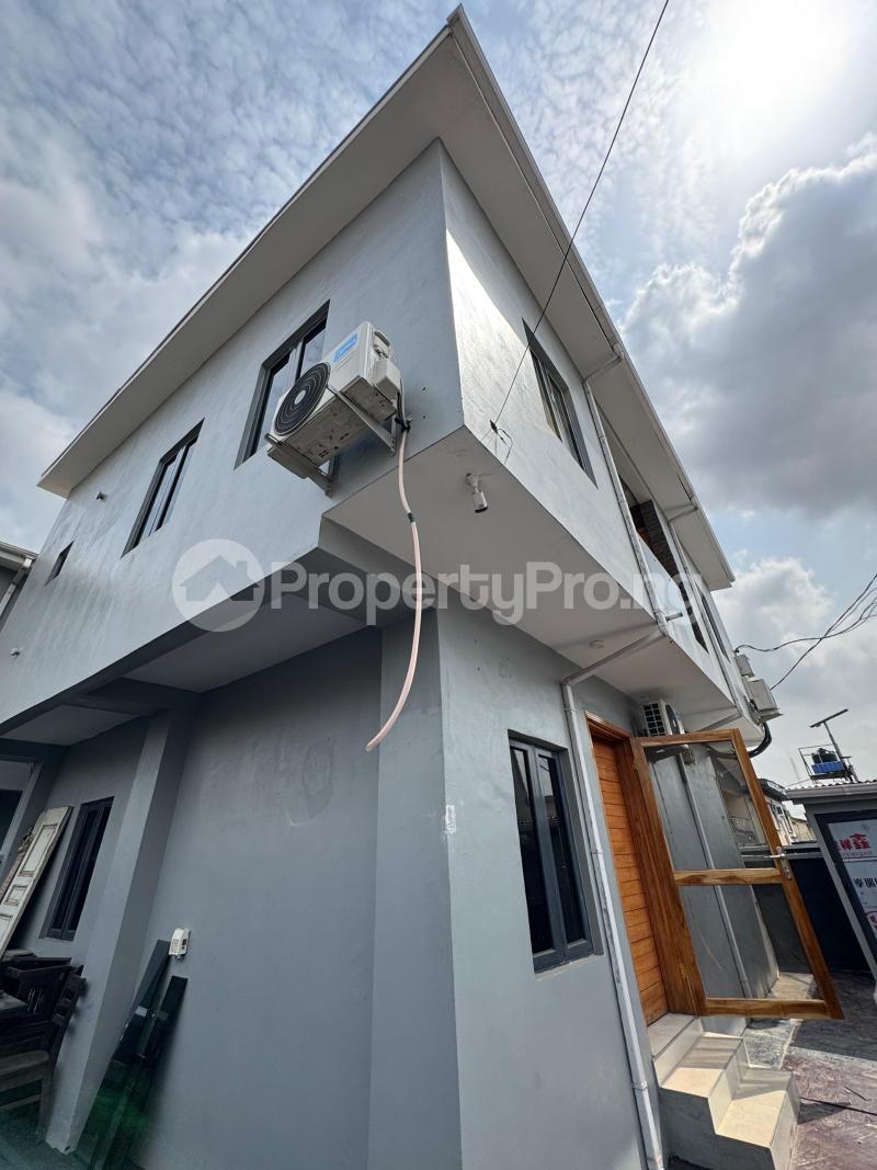 4 bedroom House for sale Surulere Lagos