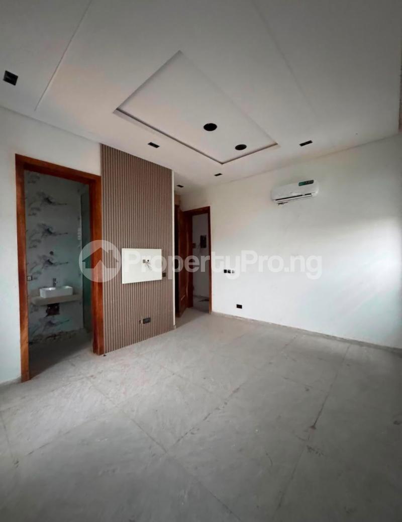 3 bedroom Flat / Apartment for sale Shonibare Estate Maryland Lagos