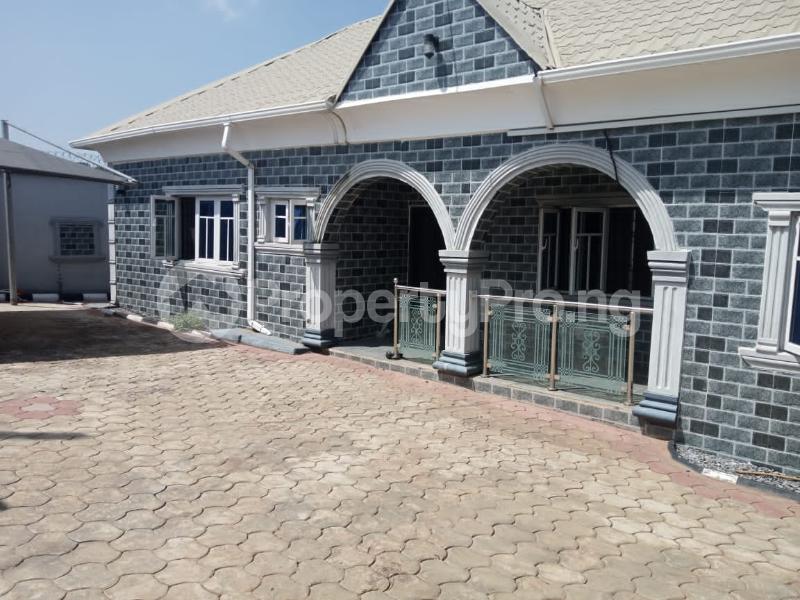 3 bedroom Flat / Apartment for rent Aroromakinde Ojoo Barracks Road Ojoo Ibadan Oyo